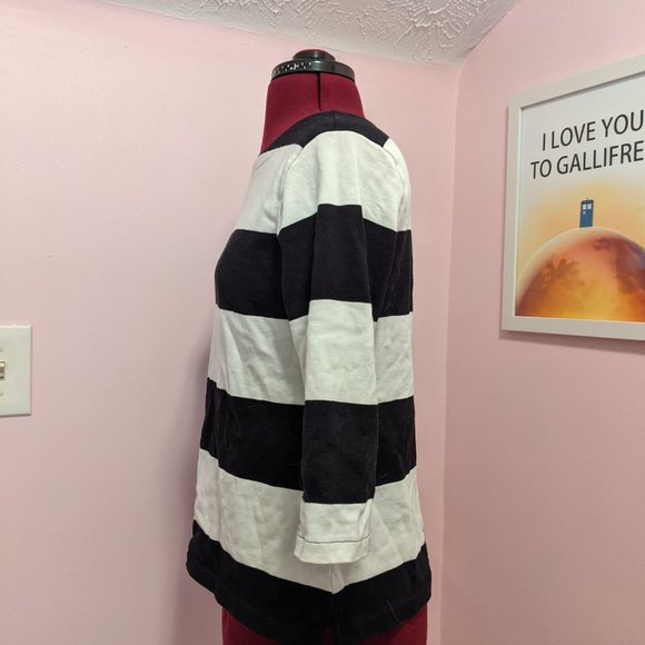 Black and White top - Picture 2 of 4